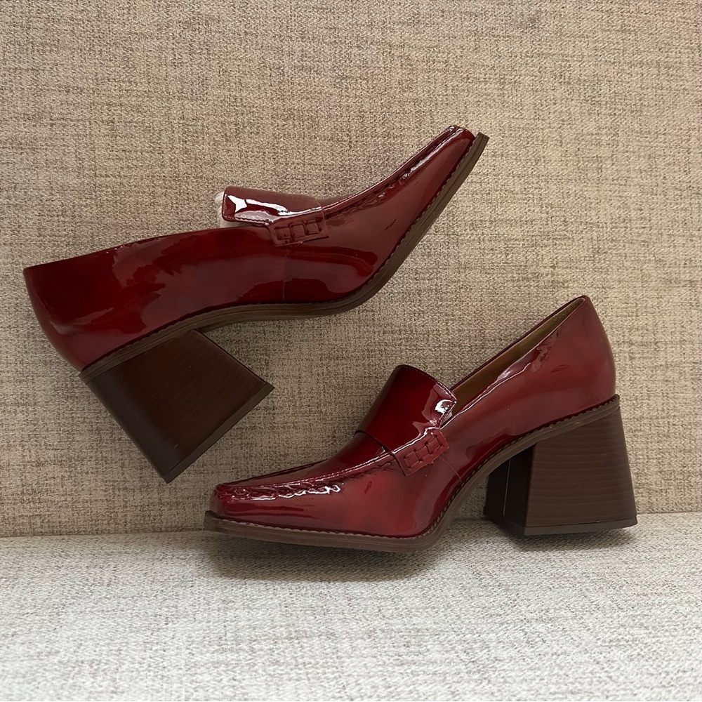 NWOT Vince Camuto leather Heeled loafers size 10